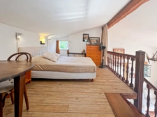 Appartement à vendre 4 pièces PORQUEROLLES (83), rare à la vente appartement 2 terasses et cave, vue et calme.