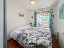 Dpt Var (83), à vendre  appartement T2 au port - au clame - Terrasse couverte de 12m².