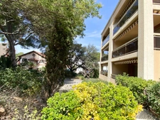Dpt Var (83), à vendre  appartement T2 au port - au clame - Terrasse couverte de 12m².