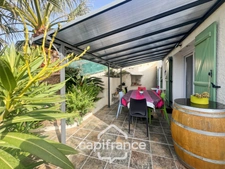 Maison à vendre 6 pièces LE LAVANDOU (83), 4 chambres, vue dégagée et de nombreuses terrasses.