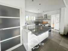 Maison à vendre 5 pièces HYERES (83) - 4 chambres - à pied centre ville.