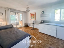 Dpt Var (83), à vendre  appartement T2 au port - au clame - Terrasse couverte de 12m².