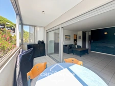 Dpt Var (83), for sale HYERES apartment at the port, loggia and parking space.