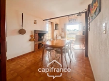 Appartement à vendre 4 pièces PORQUEROLLES (83), rare à la vente appartement 2 terasses et cave, vue et calme.