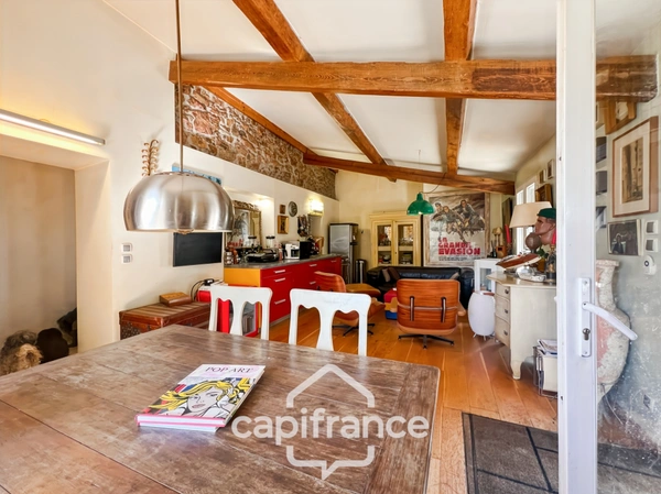 Maison à vendre 6 pièces HYERES (83) - Charme de l'ancien - 4 chambres - 200m2 habitables - Piscine - possibilité 2 appartements.