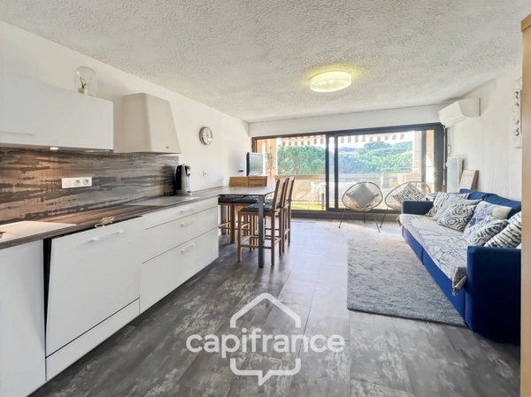 Appartement à vendre 3 pièces  (83), Bormes les mimosas, la Favière, T3 avec Parking, dernier étage et vue mer.