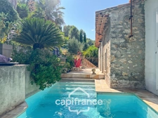 Maison à vendre 6 pièces HYERES (83) - Charme de l'ancien - 4 chambres - 200m2 habitables - Piscine - possibilité 2 appartements.