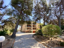 Dpt Var (83), à vendre  appartement T2 au port - au clame - Terrasse couverte de 12m².