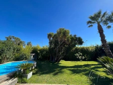 Dpt Var (83), à vendre HYERES Villa sans vis à vis- 1000m² de terrain - 3 chambres  - piscine - jardin - GARAGE.