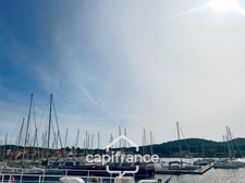 Appartement à vendre 4 pièces PORQUEROLLES (83), rare à la vente appartement 2 terasses et cave, vue et calme.