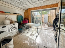 Maison à vendre 8 pièces LA CRAU (83) - Sur la place du Village - lumineuse - 165m²