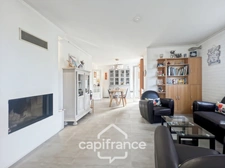 Maison à vendre 6 pièces LE LAVANDOU (83), 4 chambres, vue dégagée et de nombreuses terrasses.