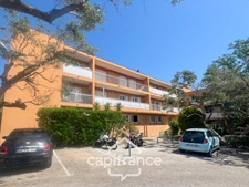 Appartement à vendre 3 pièces LA FARLEDE (83), 58m2 au calme à pied du village de la Farlède.
