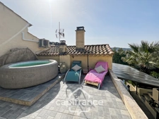 Maison à vendre 6 pièces LE LAVANDOU (83), 4 chambres, vue dégagée et de nombreuses terrasses.