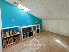 Maison à vendre 8 pièces LA CRAU (83) - Sur la place du Village - lumineuse - 165m²