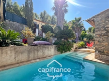 House for sale 6 rooms HYERES (83) - Old world charm - 4 bedrooms - 200m2 living space - Swimming pool - possibility of 2 apartments.