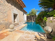 House for sale 6 rooms HYERES (83) - Old world charm - 4 bedrooms - 200m2 living space - Swimming pool - possibility of 2 apartments.