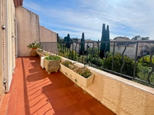 Appartement à vendre 4 pièces PORQUEROLLES (83), rare à la vente appartement 2 terasses et cave, vue et calme.
