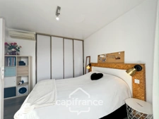 Maison à vendre 6 pièces LE LAVANDOU (83), 4 chambres, vue dégagée et de nombreuses terrasses.