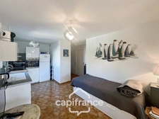 Dpt Var (83), à vendre  appartement T2 au port - au clame - Terrasse couverte de 12m².