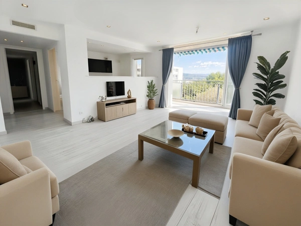 Appartement à vendre 4 pièces LA CIOTAT (13) - 74m2  terrasse vue mer - cave - au calme - à pieds centre ville.
