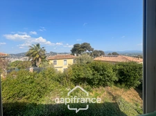 Appartement à vendre 4 pièces HYERES (83), Costebelle, Parc de la Luquette, Dernier étage, vue Mer. DOUBLE GARAGE.