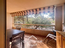 Dpt Var (83), à vendre  appartement T2 au port - au clame - Terrasse couverte de 12m².