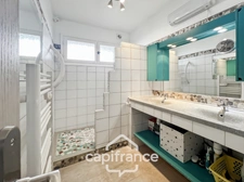 Maison à vendre 6 pièces LE LAVANDOU (83), 4 chambres, vue dégagée et de nombreuses terrasses.
