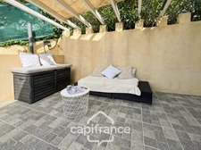Maison à vendre 6 pièces LE LAVANDOU (83), 4 chambres, vue dégagée et de nombreuses terrasses.