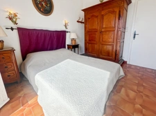 Appartement à vendre 4 pièces PORQUEROLLES (83), rare à la vente appartement 2 terasses et cave, vue et calme.