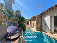 Maison à vendre 6 pièces HYERES (83) - Charme de l'ancien - 4 chambres - 200m2 habitables - Piscine - possibilité 2 appartements.