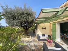 Maison à vendre 6 pièces LE LAVANDOU (83), 4 chambres, vue dégagée et de nombreuses terrasses.