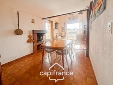 Appartement à vendre 4 pièces PORQUEROLLES (83), rare à la vente appartement 2 terasses et cave, vue et calme.