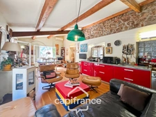 House for sale 6 rooms HYERES (83) - Old world charm - 4 bedrooms - 200m2 living space - Swimming pool - possibility of 2 apartments.