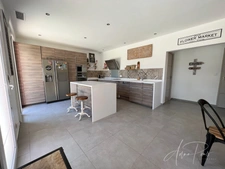 Dpt Var (83), à vendre HYERES Villa sans vis à vis- 1000m² de terrain - 3 chambres  - piscine - jardin - GARAGE.