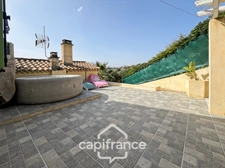 Maison à vendre 6 pièces LE LAVANDOU (83), 4 chambres, vue dégagée et de nombreuses terrasses.
