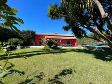 Dpt Var (83), à vendre HYERES Villa sans vis à vis- 1000m² de terrain - 3 chambres  - piscine - jardin - GARAGE.