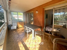 Dpt Var (83), à vendre  appartement T2 au port - au clame - Terrasse couverte de 12m².