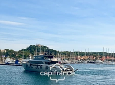 Appartement à vendre 4 pièces PORQUEROLLES (83), rare à la vente appartement 2 terasses et cave, vue et calme.