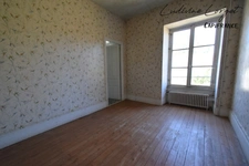 A vendre Corps de ferme à rénover entièrement proche BETZ(60)– Maison de maître de 450 m² -8 chambres -plusieurs bâtiments et terrain de 6 000 m² – Projet destiné à un professio