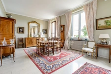 Maison de Maître en pierre de taille proche Soissons – 421m2habitables -vivable de plain-pied–6 chambres-3 salle de bain–2 salle d’eau–Dortoir–salle de jeux–Piscine-Dépendance- Parc clos 3680m2 