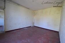 A vendre Corps de ferme à rénover entièrement proche BETZ(60)– Maison de maître de 450 m² -8 chambres -plusieurs bâtiments et terrain de 6 000 m² – Projet destiné à un professio