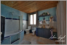 Maison 6 pièces, 4 chambres – 174 m² habitables- grenier- cave-bucher- terrain de 598 m²-dépendance située entre Château-Thierry (15 min), Neuilly-Saint-Front (9 min) et Soissons. Proche A4.