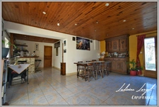 Maison 6 pièces, 4 chambres – 174 m² habitables- grenier- cave-bucher- terrain de 598 m²-dépendance située entre Château-Thierry (15 min), Neuilly-Saint-Front (9 min) et Soissons. Proche A4.