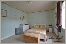 Maison à vendre 6 pièces proche de CHATEAU-THIERRY (02) 154m2 -3 chambres - 1 pièce bureau-  Garage semi couvert - cour 65m2 - Terrasse-