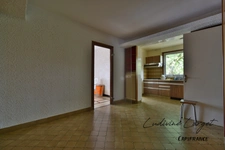 Maison traditionnelle à vendre avec travaux à Soissons(02) bien situé – 6 pièces- 140 m² habitables–Vivable de plain- pied–4 chambres-Sous sol total–Carport–Double garage –Terrain 1200m2