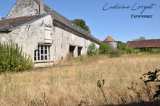 A vendre Corps de ferme à rénover entièrement proche BETZ(60)– Maison de maître de 450 m² -8 chambres -plusieurs bâtiments et terrain de 6 000 m² – Projet destiné à un professio