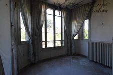 A vendre Corps de ferme à rénover entièrement proche BETZ(60)– Maison de maître de 450 m² -8 chambres -plusieurs bâtiments et terrain de 6 000 m² – Projet destiné à un professio