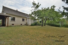 Maison traditionnelle à vendre avec travaux à Soissons(02) bien situé – 6 pièces- 140 m² habitables–Vivable de plain- pied–4 chambres-Sous sol total–Carport–Double garage –Terrain 1200m2