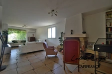 Maison à vendre à Château-Thierry (02) – 260 m² – 4 chambres + bureau – Sous-sol 70 m² – Terrasse 70 m² – Terrain clos 1 464 m² – Très belle vue – Exposition Est/Ouest – Proche écoles – Quartier calme